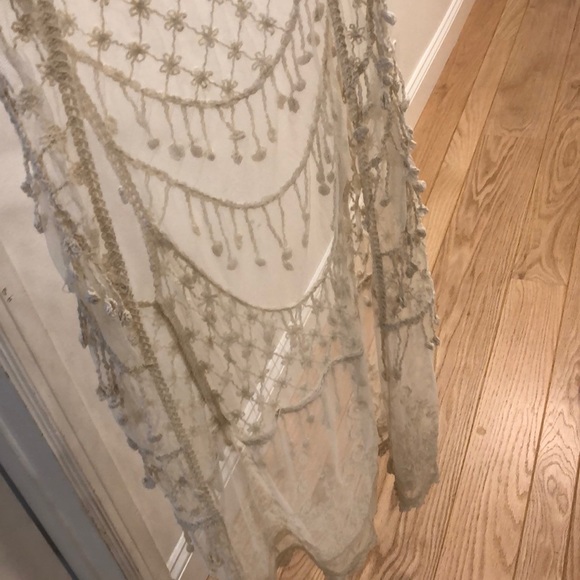 Cover up - Picture 4 of 4